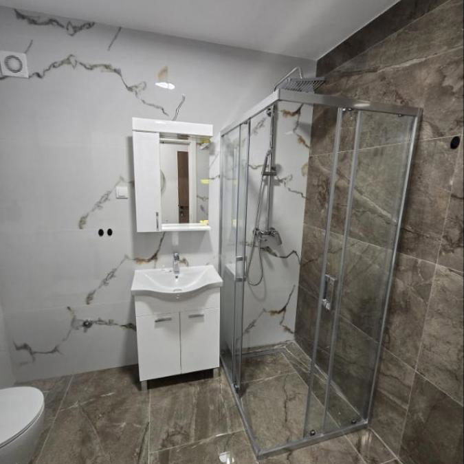 Dvoiposoban stan za izdavanje, Železnička Stanica, Novi Sad, 60m², 800 €/mes