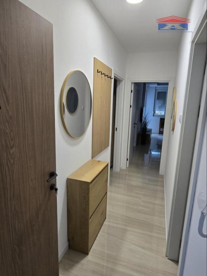 Dvoiposoban stan za izdavanje, Železnička Stanica, Novi Sad, 60m², 800 €/mes