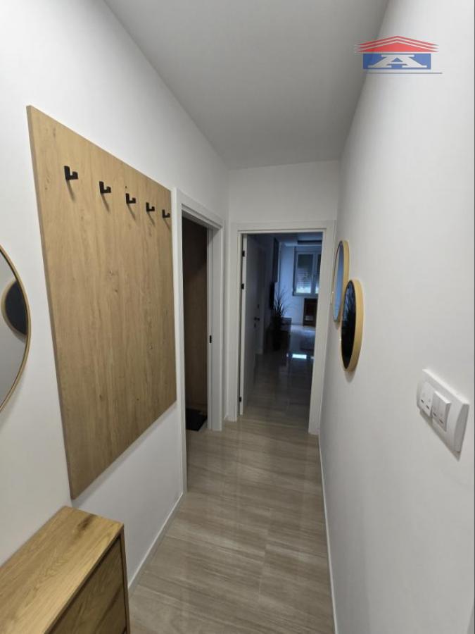 Dvoiposoban stan za izdavanje, Železnička Stanica, Novi Sad, 60m², 800 €/mes