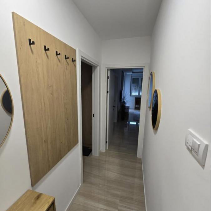 Dvoiposoban stan za izdavanje, Železnička Stanica, Novi Sad, 60m², 800 €/mes