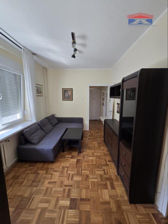 Stan Izdavanje Novi Sad  49 m2