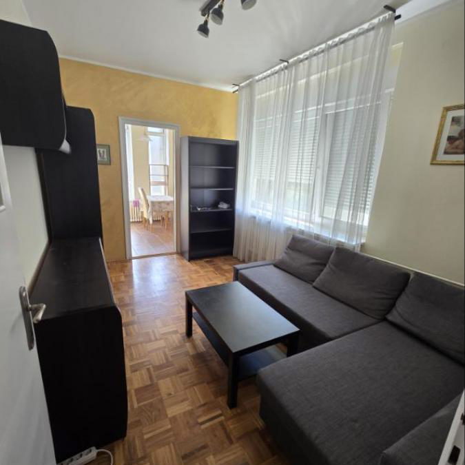 Stan Izdavanje Novi Sad  49 m2
