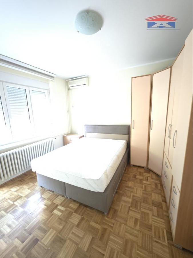 Stan Izdavanje Novi Sad  49 m2