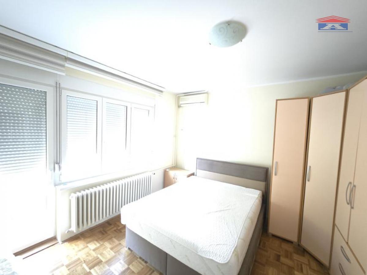 Stan Izdavanje Novi Sad  49 m2