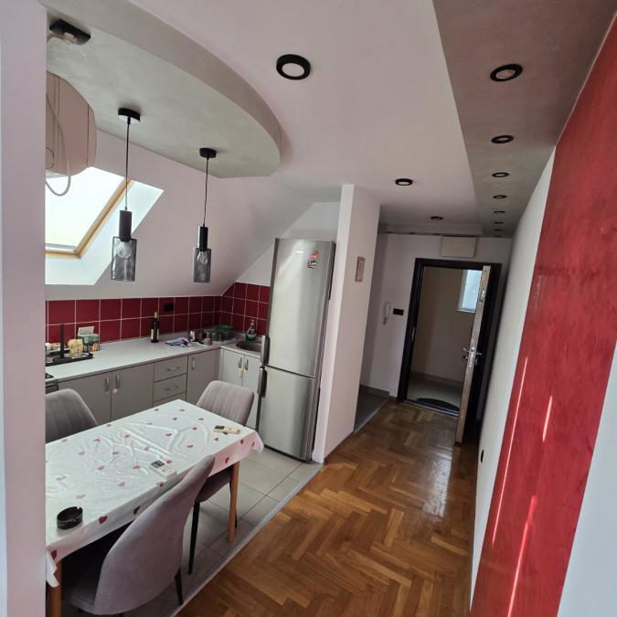 Stan Izdavanje Novi Sad  51 m2