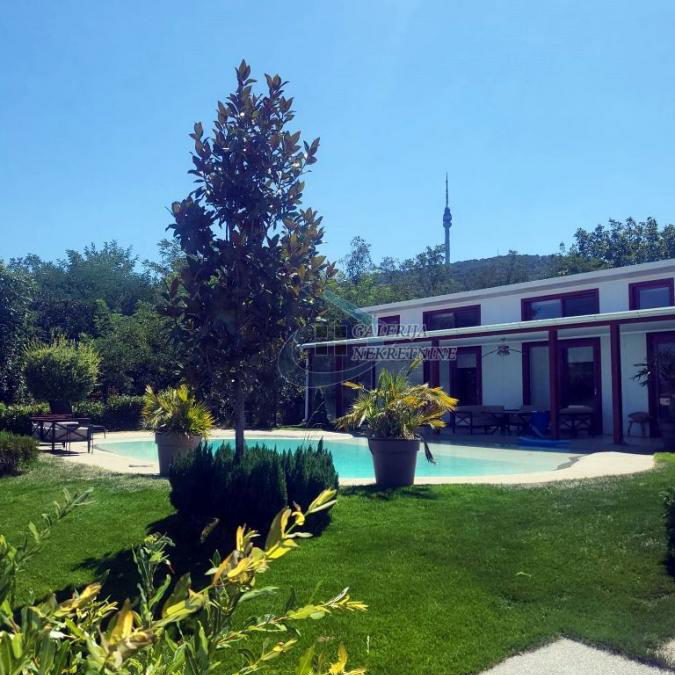 Kuća na prodaju, Avala, Beograd, 190m², 600.000 €
