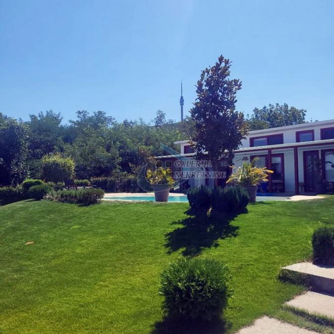 Kuća na prodaju, Avala, Beograd, 190m², 600.000 €