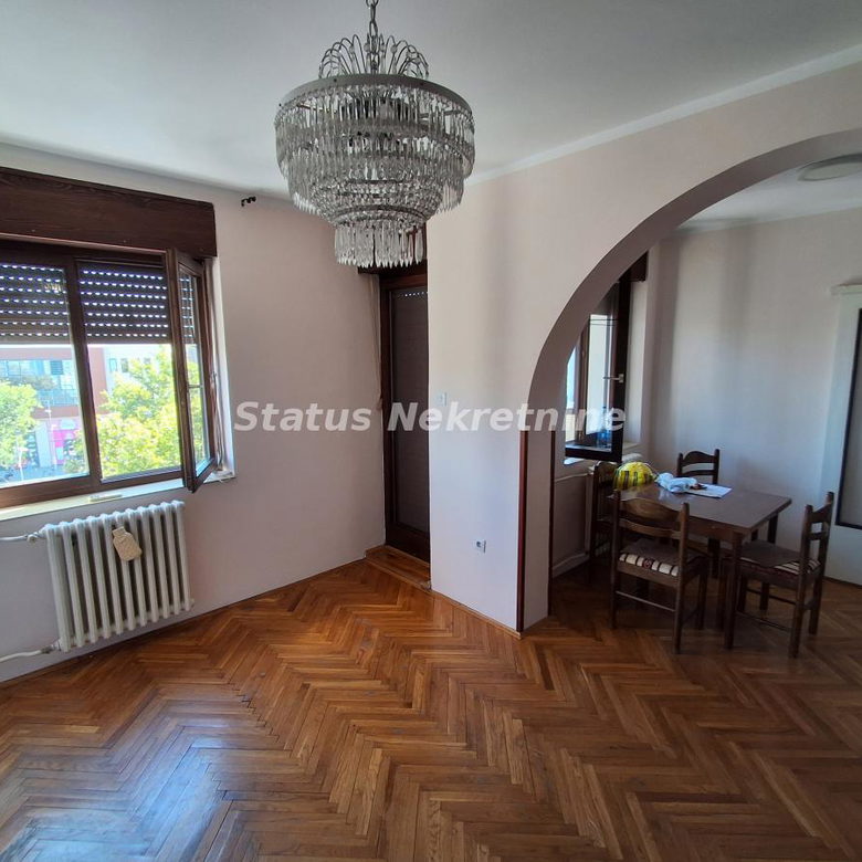 Dvosoban stan za izdavanje, Bulevar Oslobođenja, Novi Sad, 57m², 400 €/mes