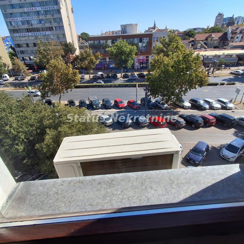 Dvosoban stan za izdavanje, Bulevar Oslobođenja, Novi Sad, 57m², 400 €/mes