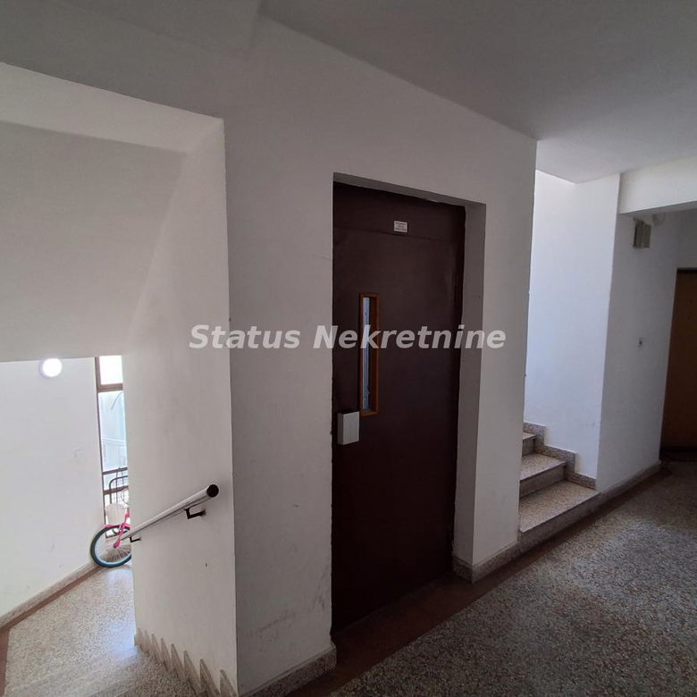 Dvosoban stan za izdavanje, Bulevar Oslobođenja, Novi Sad, 57m², 400 €/mes