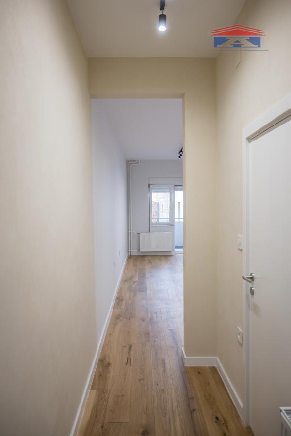 Stan Prodaja Novi Sad  27 m2