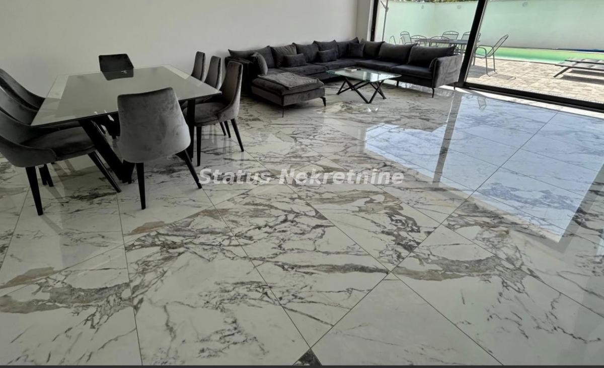 Kuća Izdavanje Novi Sad  180 m2
