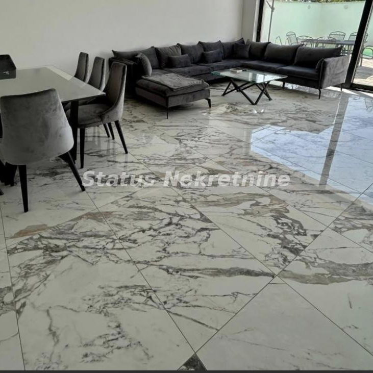 Kuća Izdavanje Novi Sad  180 m2