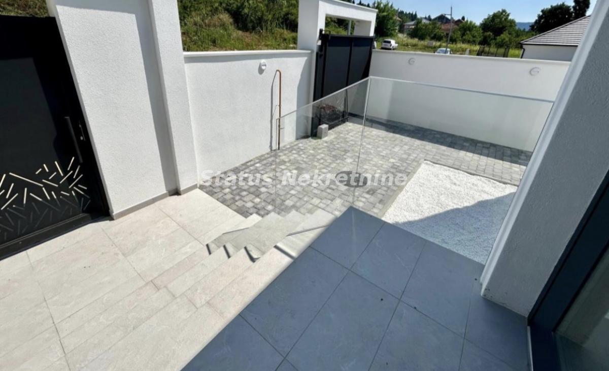 Kuća Izdavanje Novi Sad  180 m2