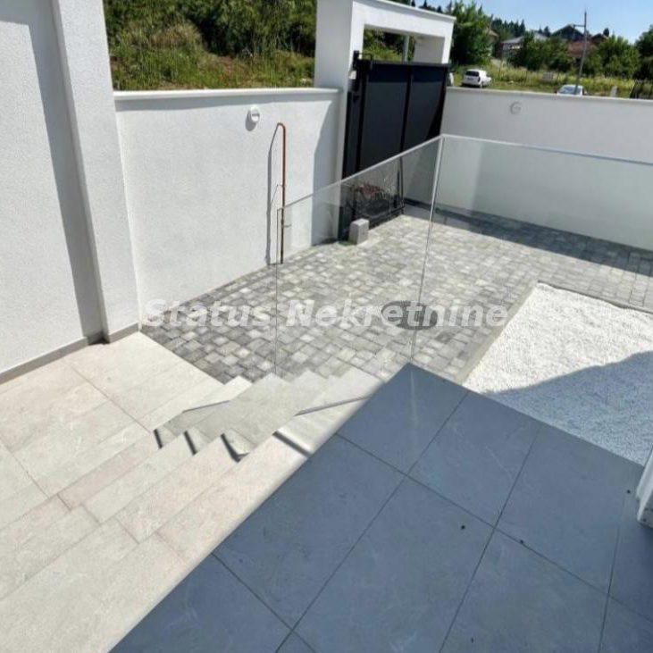 Kuća Izdavanje Novi Sad  180 m2