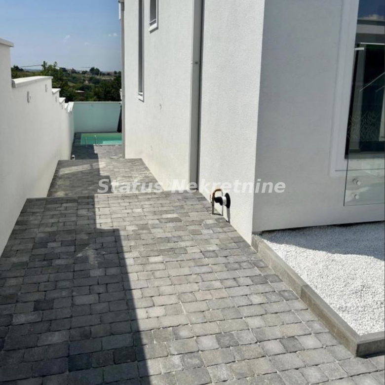 Kuća Izdavanje Novi Sad  180 m2
