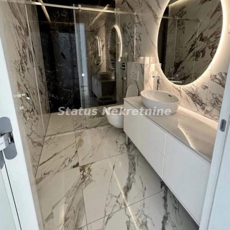 Kuća Izdavanje Novi Sad  180 m2
