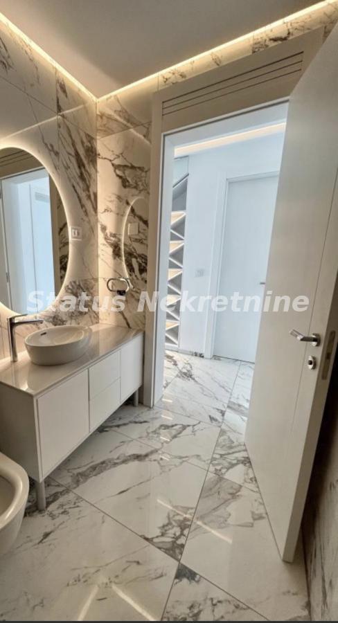Kuća za izdavanje, Sremska Kamenica, Novi Sad, 180m², 2.000 €/mes