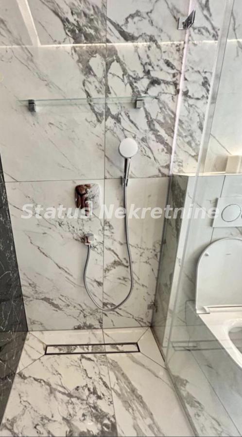 Kuća za izdavanje, Sremska Kamenica, Novi Sad, 180m², 2.000 €/mes