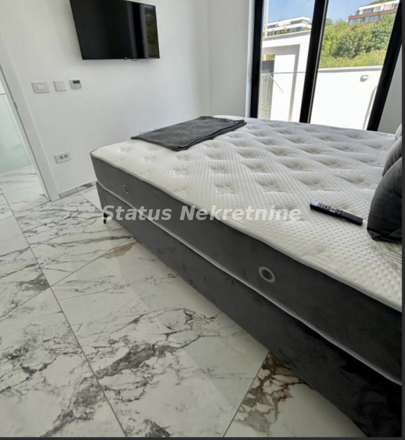 Kuća za izdavanje, Sremska Kamenica, Novi Sad, 180m², 2.000 €/mes