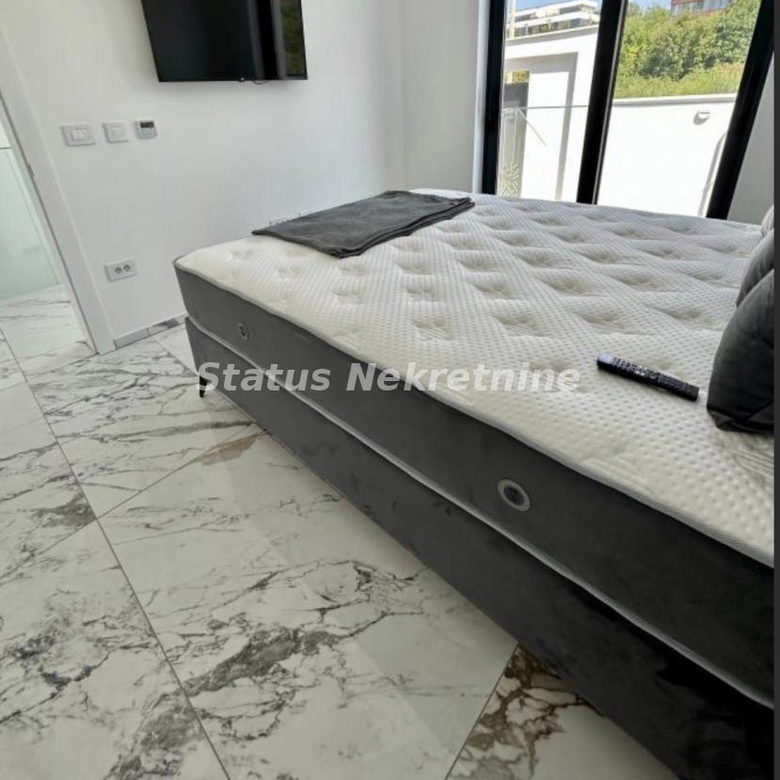 Kuća za izdavanje, Sremska Kamenica, Novi Sad, 180m², 2.000 €/mes