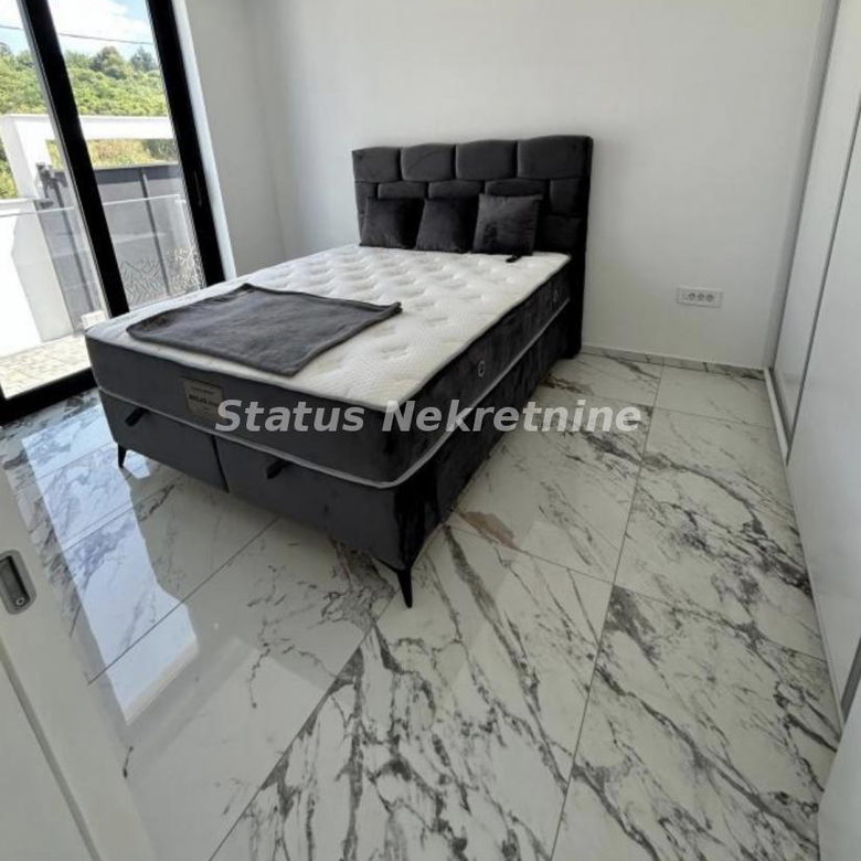 Kuća za izdavanje, Sremska Kamenica, Novi Sad, 180m², 2.000 €/mes