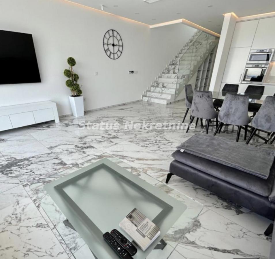 Kuća za izdavanje, Sremska Kamenica, Novi Sad, 180m², 2.000 €/mes