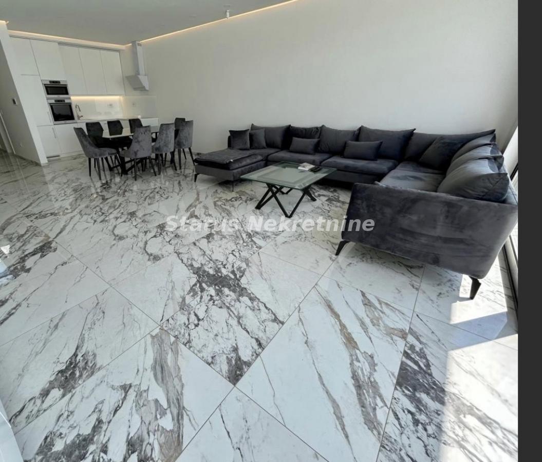 Kuća za izdavanje, Sremska Kamenica, Novi Sad, 180m², 2.000 €/mes