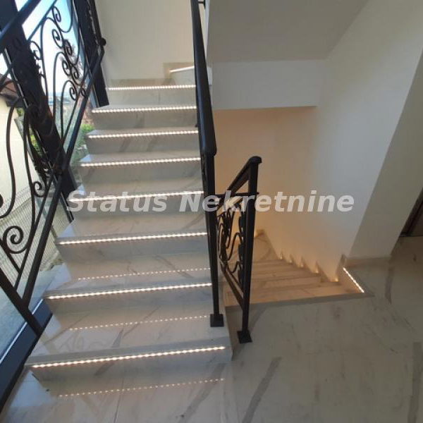 Stan Izdavanje Novi Sad  136 m2