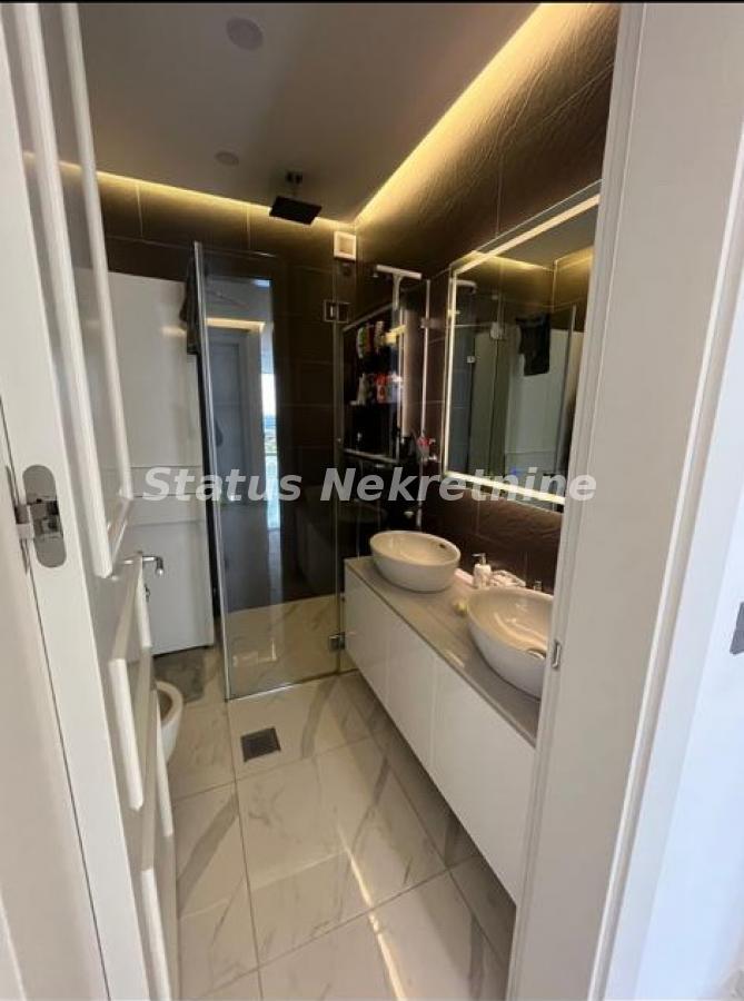 Stan Izdavanje Novi Sad  136 m2