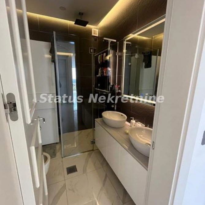 Stan Izdavanje Novi Sad  136 m2