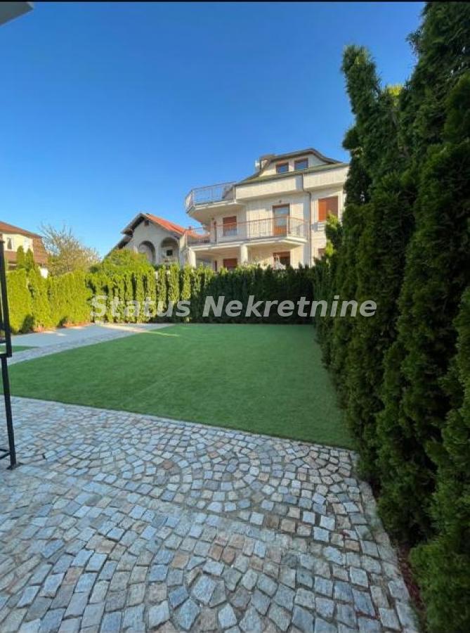 Stan Izdavanje Novi Sad  136 m2