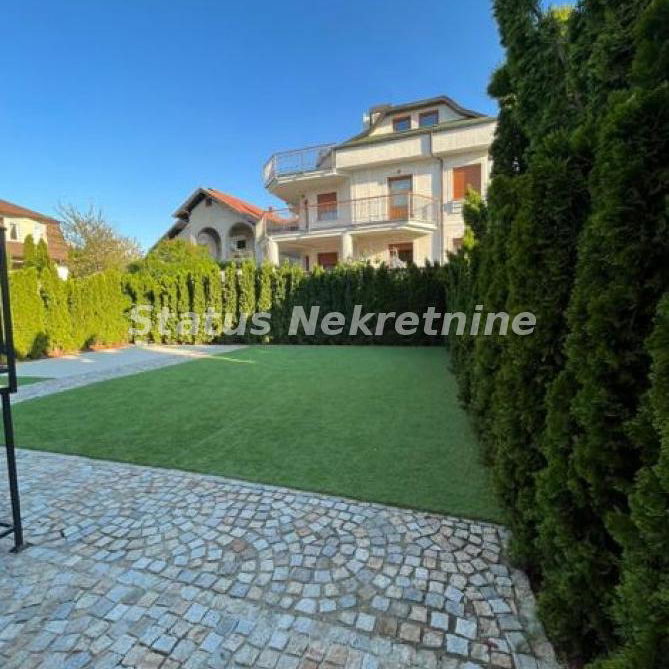 Stan Izdavanje Novi Sad  136 m2