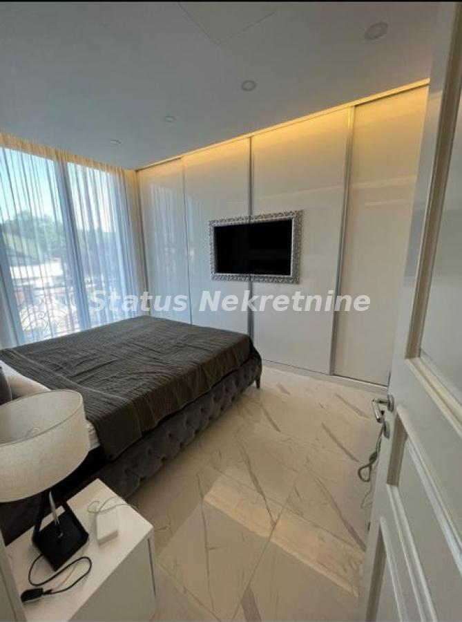 Četvorosoban stan za izdavanje, Sremska Kamenica, Novi Sad, 136m², 1.500 €/mes