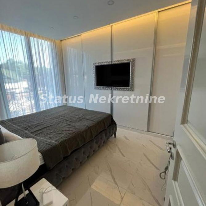 Četvorosoban stan za izdavanje, Sremska Kamenica, Novi Sad, 136m², 1.500 €/mes