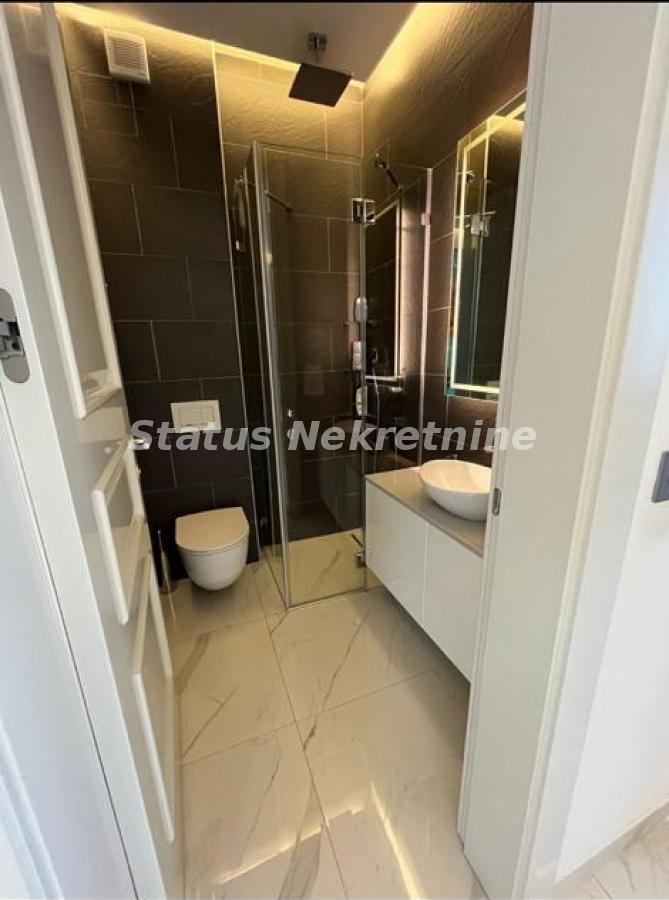 Četvorosoban stan za izdavanje, Sremska Kamenica, Novi Sad, 136m², 1.500 €/mes