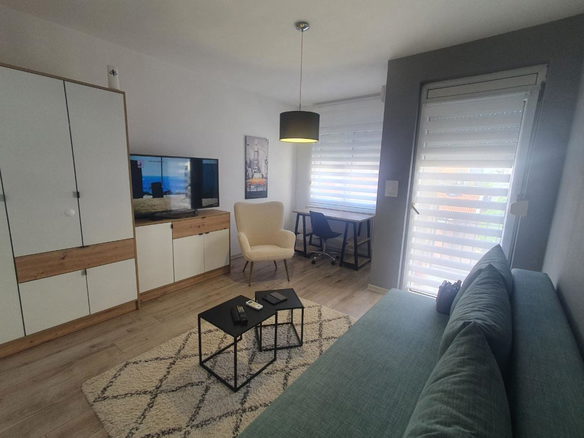 Stan Izdavanje Novi Sad  32 m2