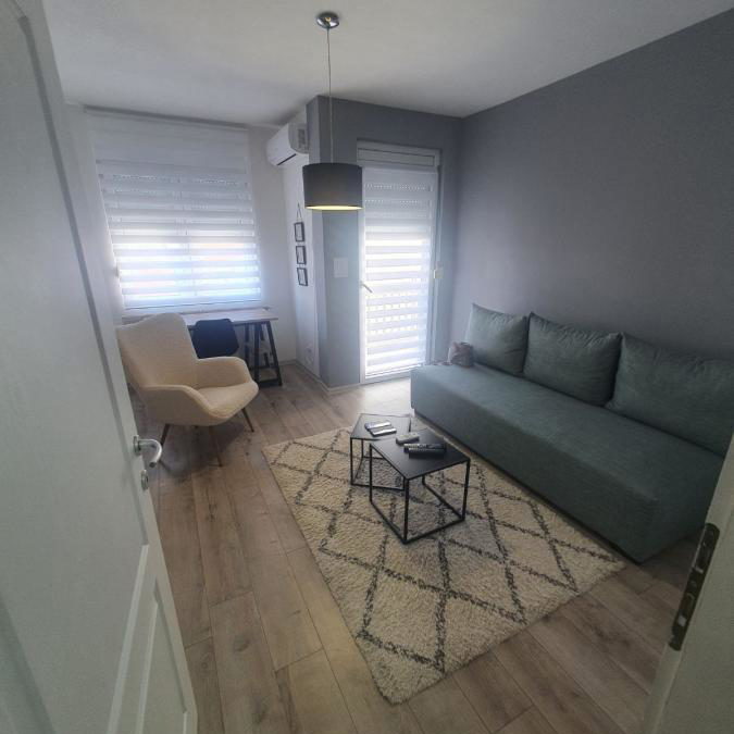 Stan Izdavanje Novi Sad  32 m2