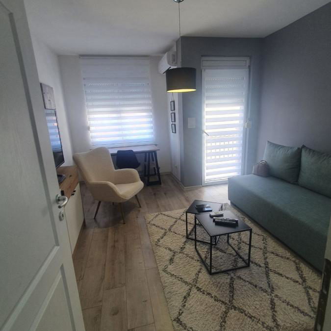 Stan Izdavanje Novi Sad  32 m2