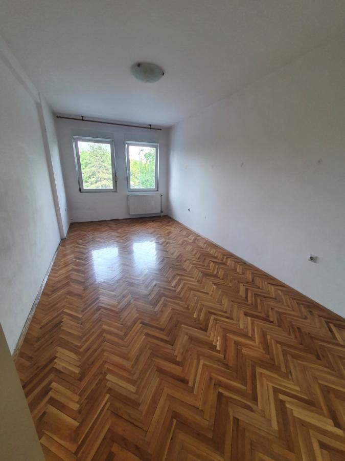 Stan Izdavanje Novi Sad Stan Izdavanje Novi Sad Cara Dušana 48 m2