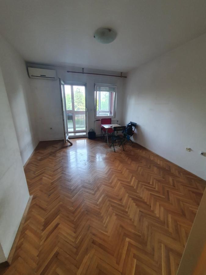 Stan Izdavanje Novi Sad Stan Izdavanje Novi Sad Cara Dušana 48 m2
