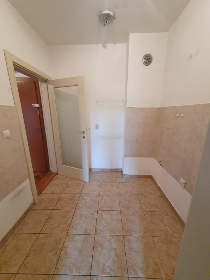 Stan Izdavanje Novi Sad Stan Izdavanje Novi Sad Cara Dušana 48 m2