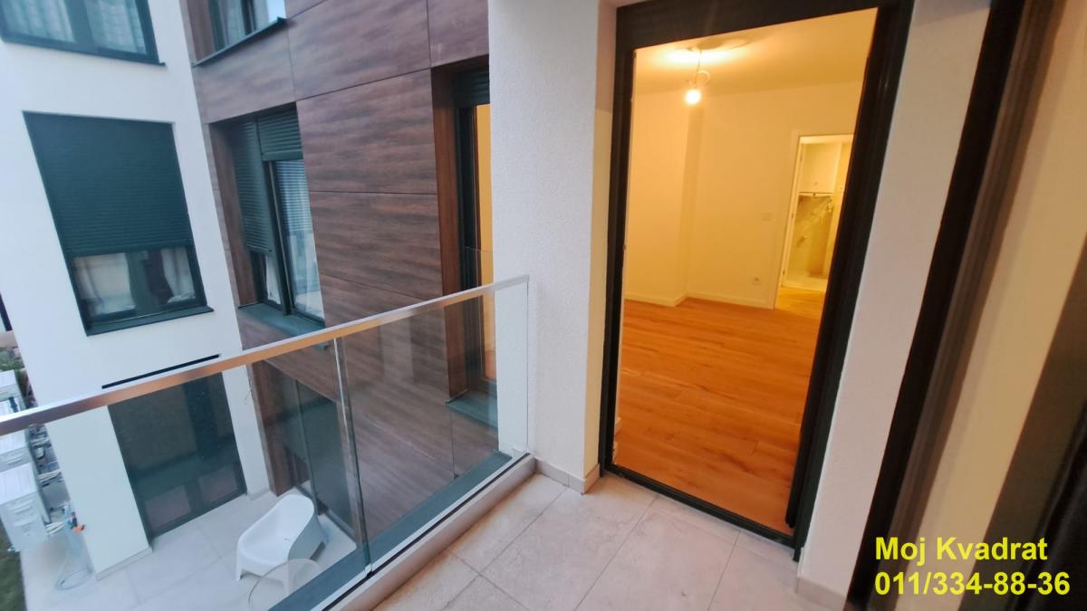 Četvorosoban stan na prodaju, Autokomanda, Beograd, 94m², 286.700 €