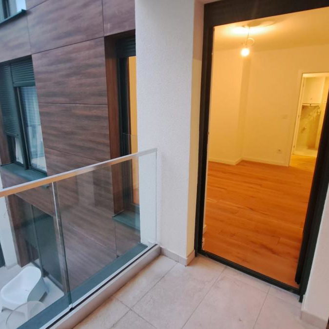 Četvorosoban stan na prodaju, Autokomanda, Beograd, 94m², 286.700 €