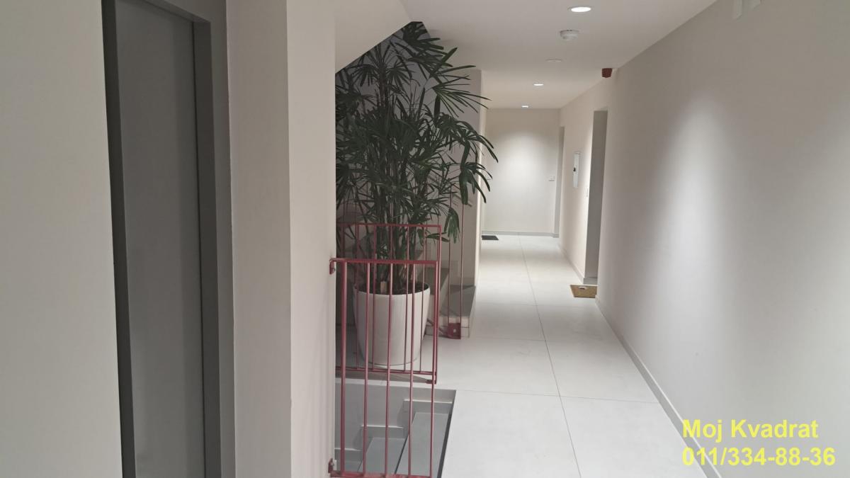 Četvorosoban stan na prodaju, Autokomanda, Beograd, 94m², 286.700 €