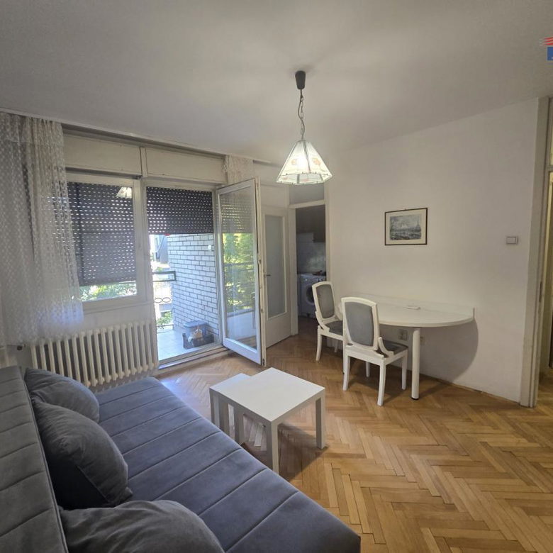 Stan Izdavanje Novi Sad  29 m2