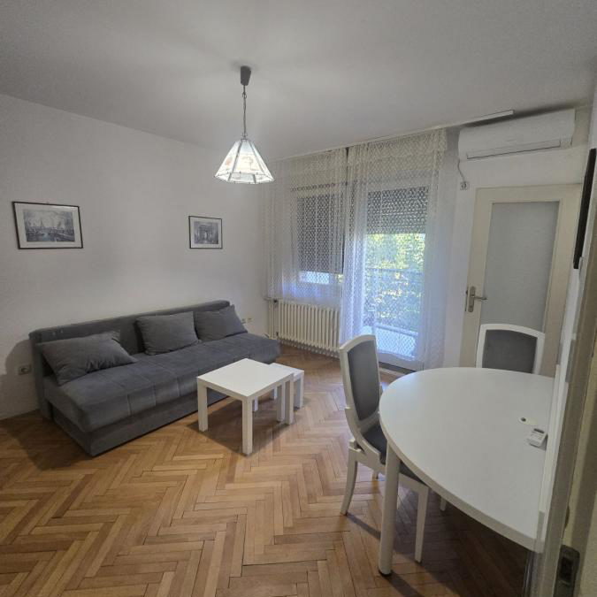 Stan Izdavanje Novi Sad  29 m2