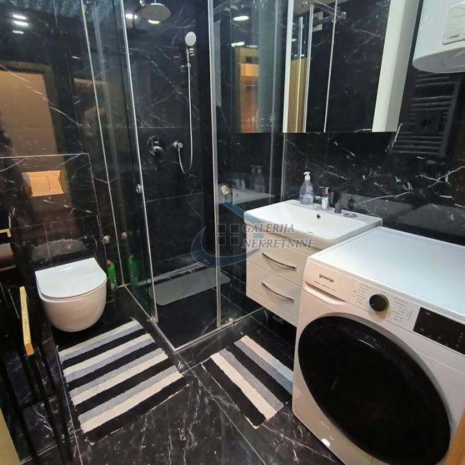 Četvorosoban stan za izdavanje, Crveni Krst, Beograd, 102m², 1.350 €/mes