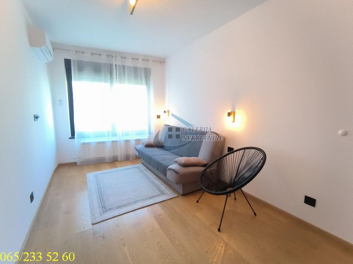 Četvorosoban stan za izdavanje, Crveni Krst, Beograd, 102m², 1.350 €/mes