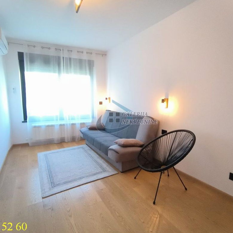 Četvorosoban stan za izdavanje, Crveni Krst, Beograd, 102m², 1.350 €/mes